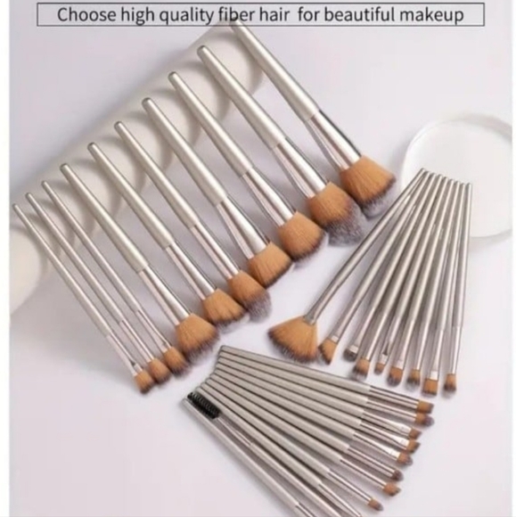 50 Piece Makeup Brush Set with Hair Band & Wristbands - Picture 2 of 11
